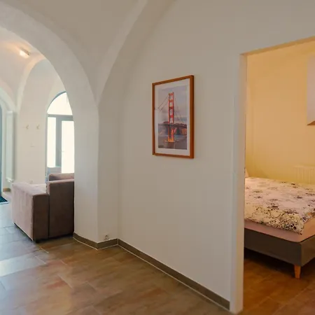 Denkmal-wohnung In Apartment *